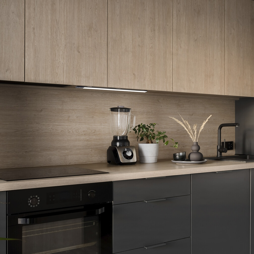 Akuga LED valgusti puuteanduriga